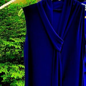 Navy color sleeveless top